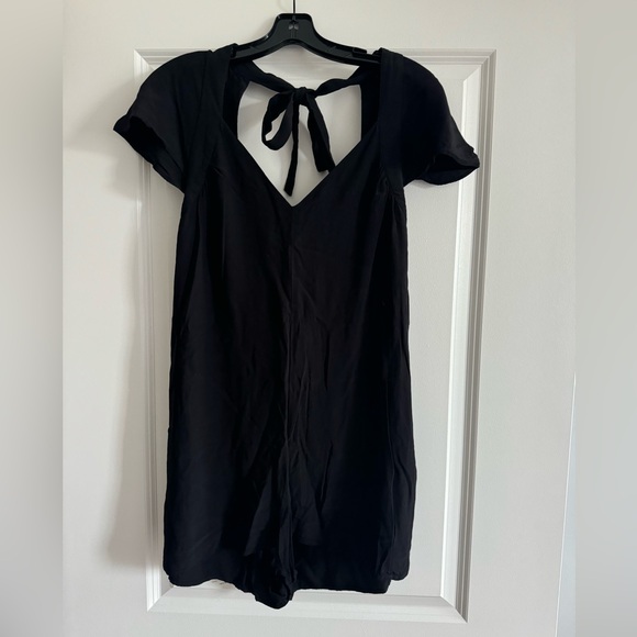 French Connection Flutter Sleeve Romper Size: 6 - Picture 2 of 4